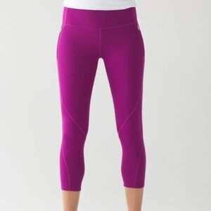 Lululemon‎ Rush Hour 21" Crop Deep Fuschia size 4